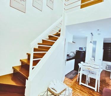 Malamig Apartment | Cozy 2 BR 2 Bath Condo with Netflix and Karaoke near MRT EDSA