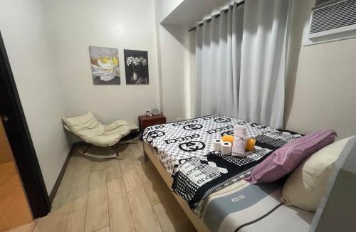 Tambo Apartment | GENTRY MANOR fast WiFi,Balcony near Okada,MOA&NAIA 8Q