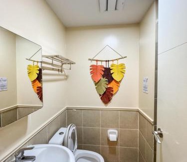 A. Bonifacio Apartment | Queen Bed with 1 Bedroom near Ayala mall Cloverleaf Balintawak