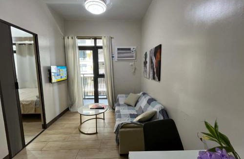 Tambo Apartment | GENTRY MANOR fast WiFi,Balcony near Okada,MOA&NAIA 8Q