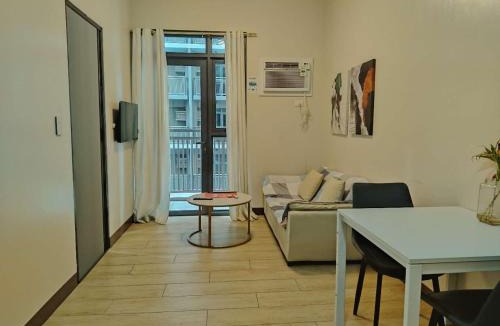 Tambo Apartment | GENTRY MANOR fast WiFi,Balcony near Okada,MOA&NAIA 8Q