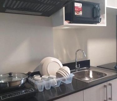 Quiapo Bed & Breakfast | MetroStay Studio Legarda
