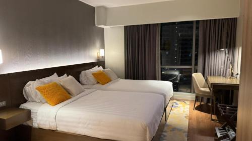 Makati Hotel | RBR LUX Novotel Manila Hotel Residences Acqua