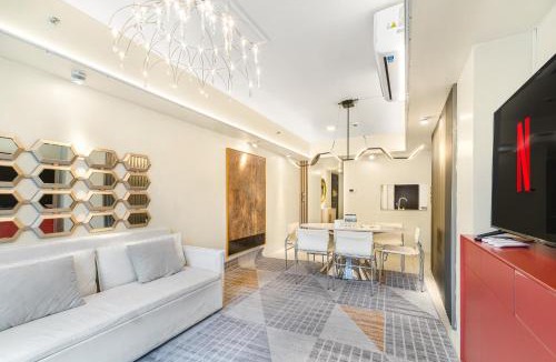Baclaran Hotel | Spacious 2BR Family Suite with City View near Airport, City of Dreams, Solaire, PARQAL, Ayala Malls, and MOA