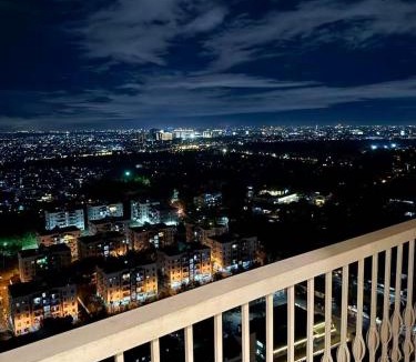 Pinagsama Apartment | 29H Ultimate Esports Studio Massage Chair Pro Setup For Maximum of 3 guests only