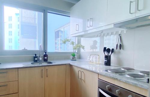 Tambo Apartment | 120 Sqm 3Bedrooms Facing Manila Bay Sunset, Airports, Okada, Solaire, MOA, free parking