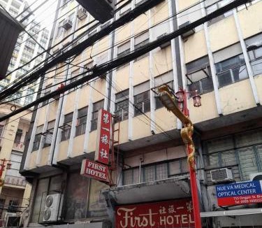 Santa Cruz Hotel | OYO 1011 First Hotel