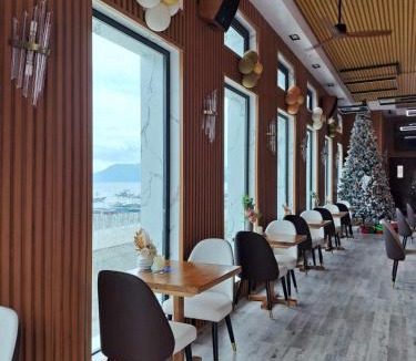 Dingalan Resort | Cave Beach Resort - Boutique Accomodation