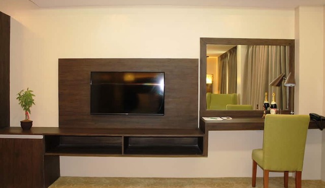 Top Star Hotel