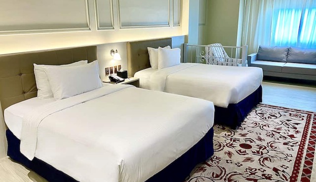 The Monarch Hotel