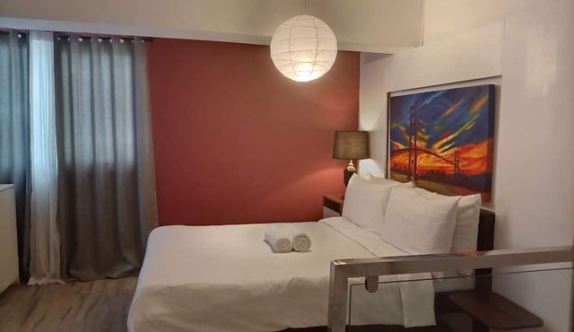 L1 Twin Bed Staycation in Bonifacio Global City