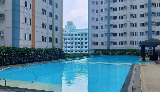 Cozy City Getaway in Quezon City - Entire Condo for Rent