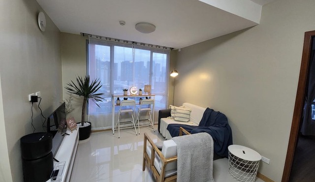 Panoramic Skyline Views Cozy Vibes Near It All