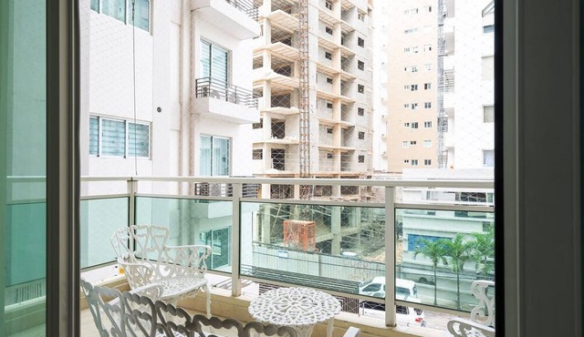 CityCenter-Comfy-3br-W/Pool-Gym-A/C-WiFi-YellowKey