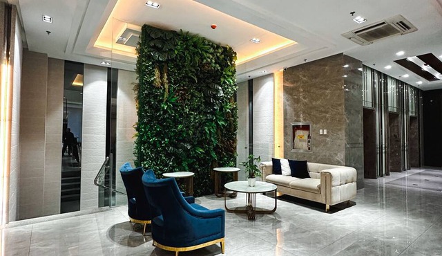 Urban Haven: Chic 2BR Retreat in Urban Manila