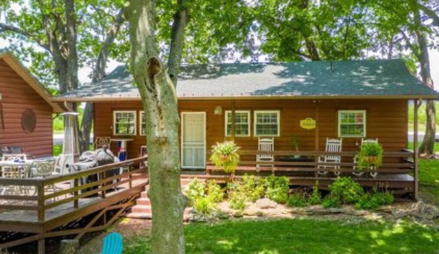 The Herron Cabin (One Queen Bed) in Afton