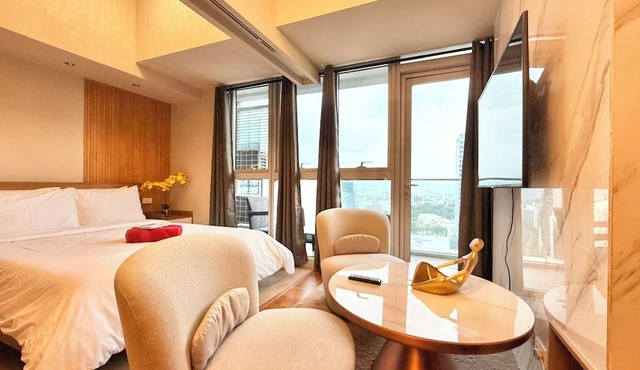 Uptown Parksuites 1