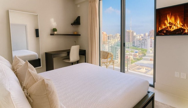 Luxury, Upscale City Center Condo, Amazing Social Areas, Jacuzzi, Great Views.