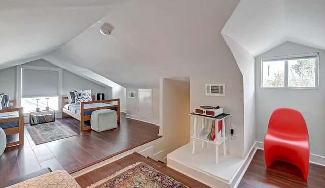 Gorgeous Upscale Bungalow in Montrose 3/4 Bedrooms in Houston