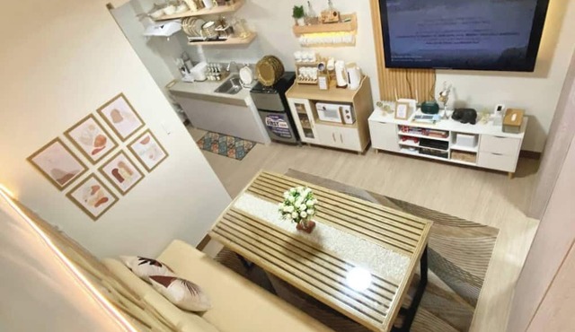 Aesthetic Cozy Stay with PS4, Netflix & Coffee Nook - Elena Suites Staycation