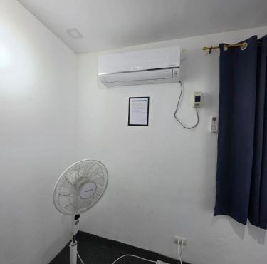 Pet-Friendly 1BR Townhouse w Fast Wi-Fi in Dasmariñas