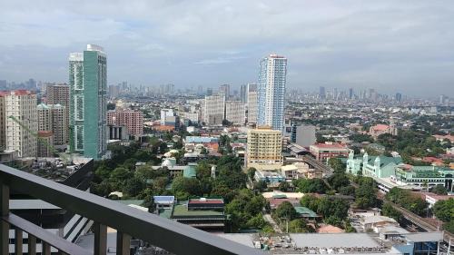 Condo near Robinsons Mall Magnolia