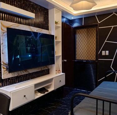Marcus Tiny House - Black&White in Cabanatuan City in Bangad