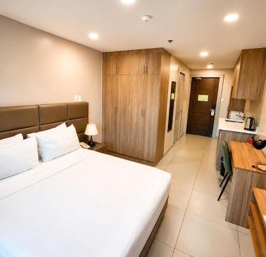 Milton Hotel Makati