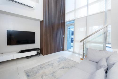 BGC Spacious 1BR Loft Uptown