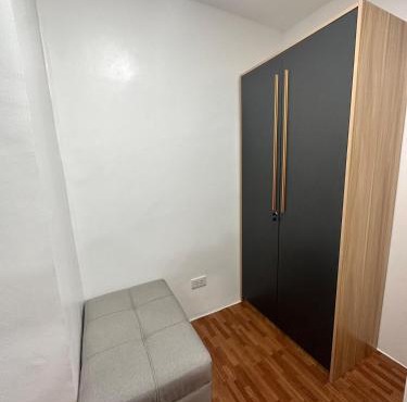 Cozy 2 BR 2 Bath Condo with Netflix and Karaoke near MRT EDSA